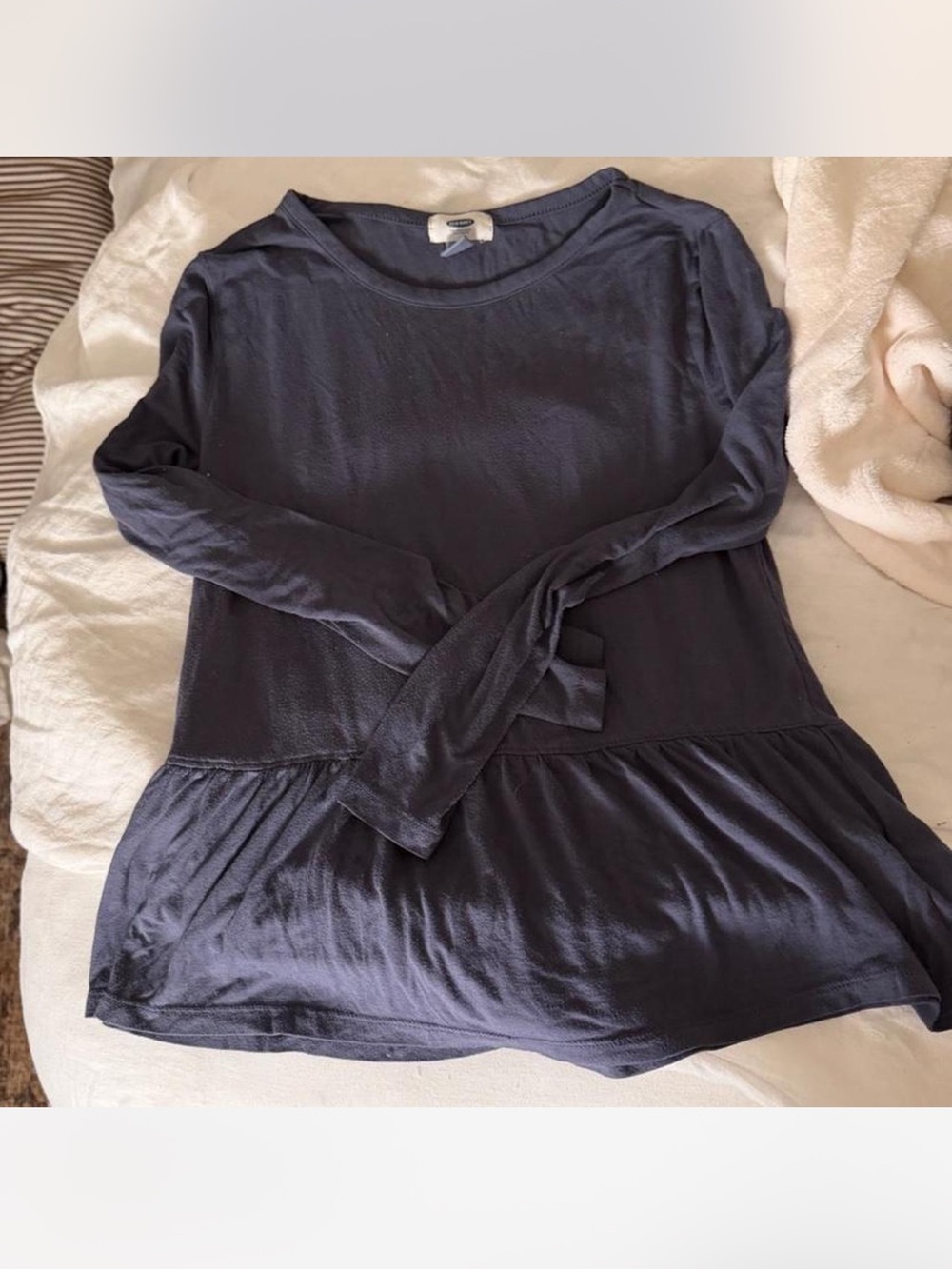 Old Navy Navy Long-Sleeve Peplum Hem Top